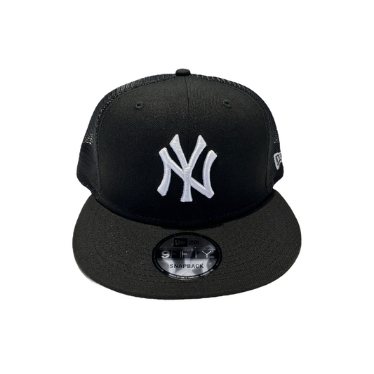 Yankees Black Trucker SnapBack